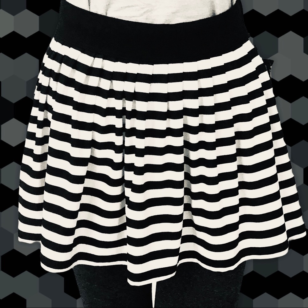 NWT Kate Spade “dive” striped pleated miniskirt - Picture 8 of 11